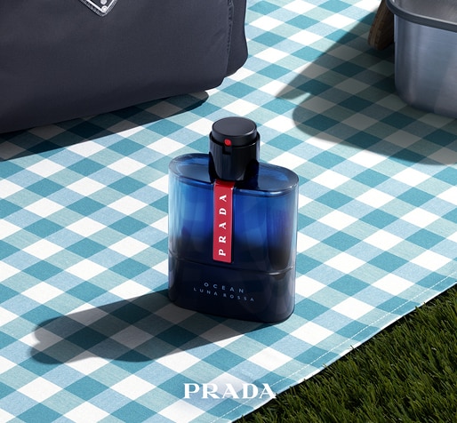 2525023 Product Placement Large Prada Vatertag 514x476px2.jpg